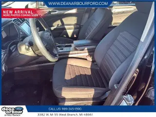 Sedán de 4 puertas Ford Fusion SE 2020