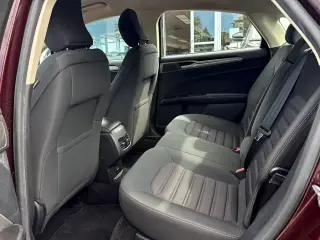 Sedán de 4 puertas Ford Fusion SE 2017