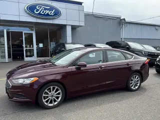 Sedán de 4 puertas Ford Fusion SE 2017
