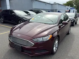 Sedán de 4 puertas Ford Fusion SE 2017