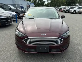 Sedán de 4 puertas Ford Fusion SE 2017