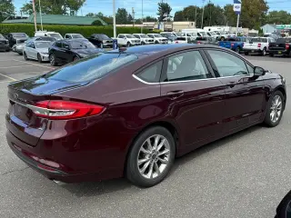 Sedán de 4 puertas Ford Fusion SE 2017