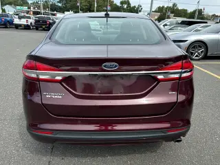 Sedán de 4 puertas Ford Fusion SE 2017