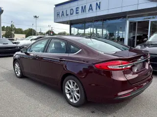 Sedán de 4 puertas Ford Fusion SE 2017