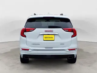 GMC Terrain 2019 4x4 Denali SUV de 4 puertas