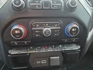 Chevrolet Silverado 1500 2019 4x4 LT 4 puertas Doble Cabina 5.8 pies SB