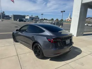 Tesla Model 3 2023 Sedán de 4 puertas