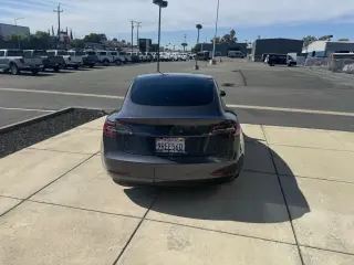 Tesla Model 3 2023 Sedán de 4 puertas