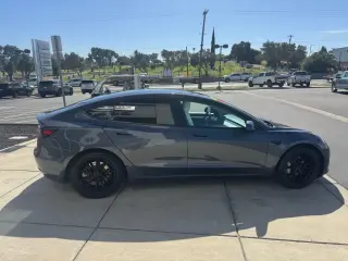 Tesla Model 3 2023 Sedán de 4 puertas