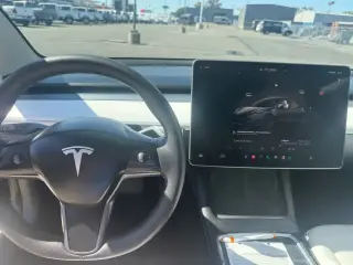Tesla Model 3 2023 Sedán de 4 puertas