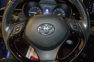 Toyota C-HR 2018 XLE Premium 4 puertas Crossover