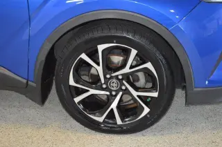 Toyota C-HR 2018 XLE Premium 4 puertas Crossover