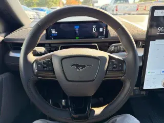 Ford Mustang Mach-E 2023 AWD GT SUV de 4 puertas