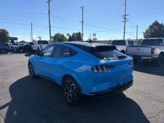 Ford Mustang Mach-E 2023 AWD GT SUV de 4 puertas
