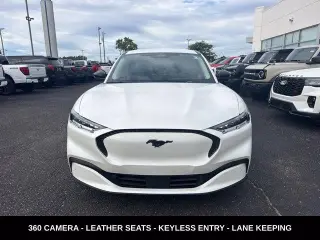 Ford Mustang Mach-E 2023 AWD Select SUV de 4 puertas