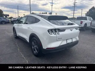 Ford Mustang Mach-E 2023 AWD Select SUV de 4 puertas