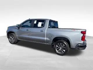 Chevrolet Silverado 1500 2023 4x4 LT 4 puertas Crew Cab 5.8 pies SB con 2FL