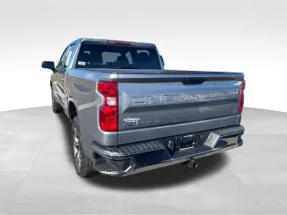 Chevrolet Silverado 1500 2023 4x4 LT 4 puertas Crew Cab 5.8 pies SB con 2FL