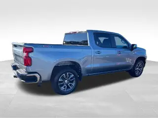 Chevrolet Silverado 1500 2023 4x4 LT 4 puertas Crew Cab 5.8 pies SB con 2FL