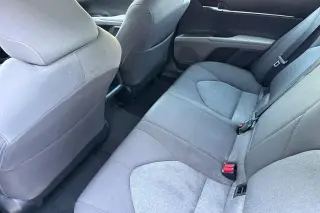 Toyota Camry 2023 Sedán LE de 4 puertas
