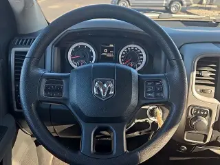 Camioneta Pickup Ram 1500 2013 4x2 Tradesman de 2 puertas, cabina regular y caja larga de 8 pies