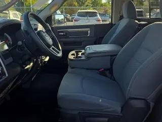 Camioneta Pickup Ram 1500 2013 4x2 Tradesman de 2 puertas, cabina regular y caja larga de 8 pies
