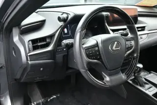 Sedán de 4 puertas Lexus ES 350 2021
