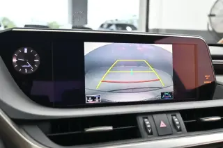 Sedán de 4 puertas Lexus ES 350 2021