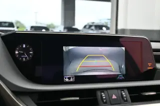 Sedán de 4 puertas Lexus ES 350 2021