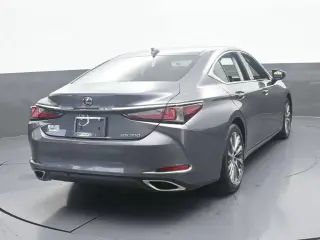 Sedán de 4 puertas Lexus ES 350 2021