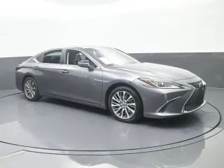 Sedán de 4 puertas Lexus ES 350 2021