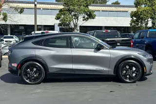 Ford Mustang Mach-E 2023 Premium SUV de 4 puertas