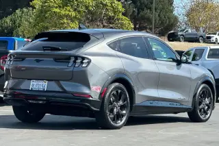 Ford Mustang Mach-E 2023 Premium SUV de 4 puertas