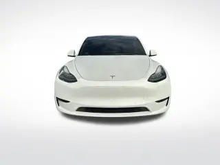 Tesla Model Y 2022 tracción en las cuatro ruedas (AWD) de largo alcance y 4 puertas tipo crossover