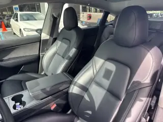 Tesla Model Y 2022 tracción en las cuatro ruedas (AWD) de largo alcance y 4 puertas tipo crossover