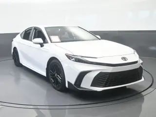 Toyota Camry 2026 SE 4dr Sedán