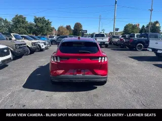Ford Mustang Mach-E 2023 SUV de 4 puertas AWD Select
