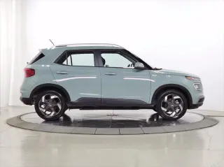 Hyundai VENUE 2025 SEL Crossover de 4 puertas