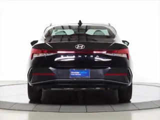 Hyundai ELANTRA 2024 Limited Sedán de 4 puertas