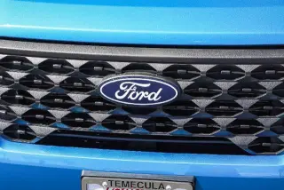 Ford Maverick 2025 XL 4 puertas SuperCrew caja corta de 4.5 pies