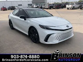 Toyota Camry 2026 SE sedán de 4 puertas