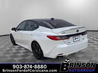 Toyota Camry 2026 SE sedán de 4 puertas