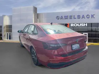 Volkswagen Jetta 2024 Sport sedán de 4 puertas 8A