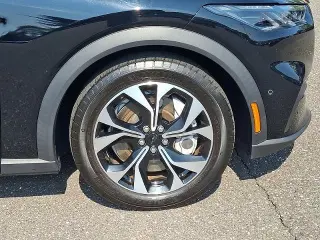 Ford Mustang Mach-E 2024 Select 4dr SUV