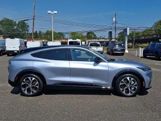Ford Mustang Mach-E 2022 AWD Premium 4dr SUV