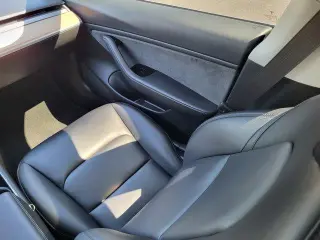 Tesla Model 3 2018 AWD Performance 4dr Fastback