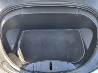 Tesla Model 3 2018 AWD Performance 4dr Fastback