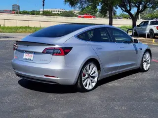 Tesla Model 3 2018 AWD Performance 4dr Fastback