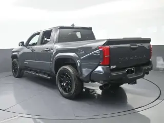 Toyota Tacoma 2024 4x2 SR5 4dr Double Cab 5.0 ft SB