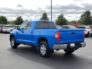 Toyota Tundra 2021 4x4 SR 4 puertas Cabina Doble Pickup Caja Corta